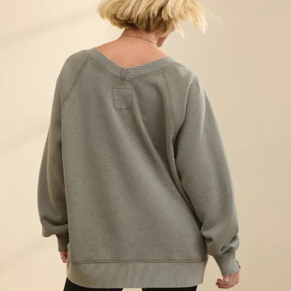 Aerie Heather Over Sized Gray V-Neck Sweater size L - Picture 11 of 11